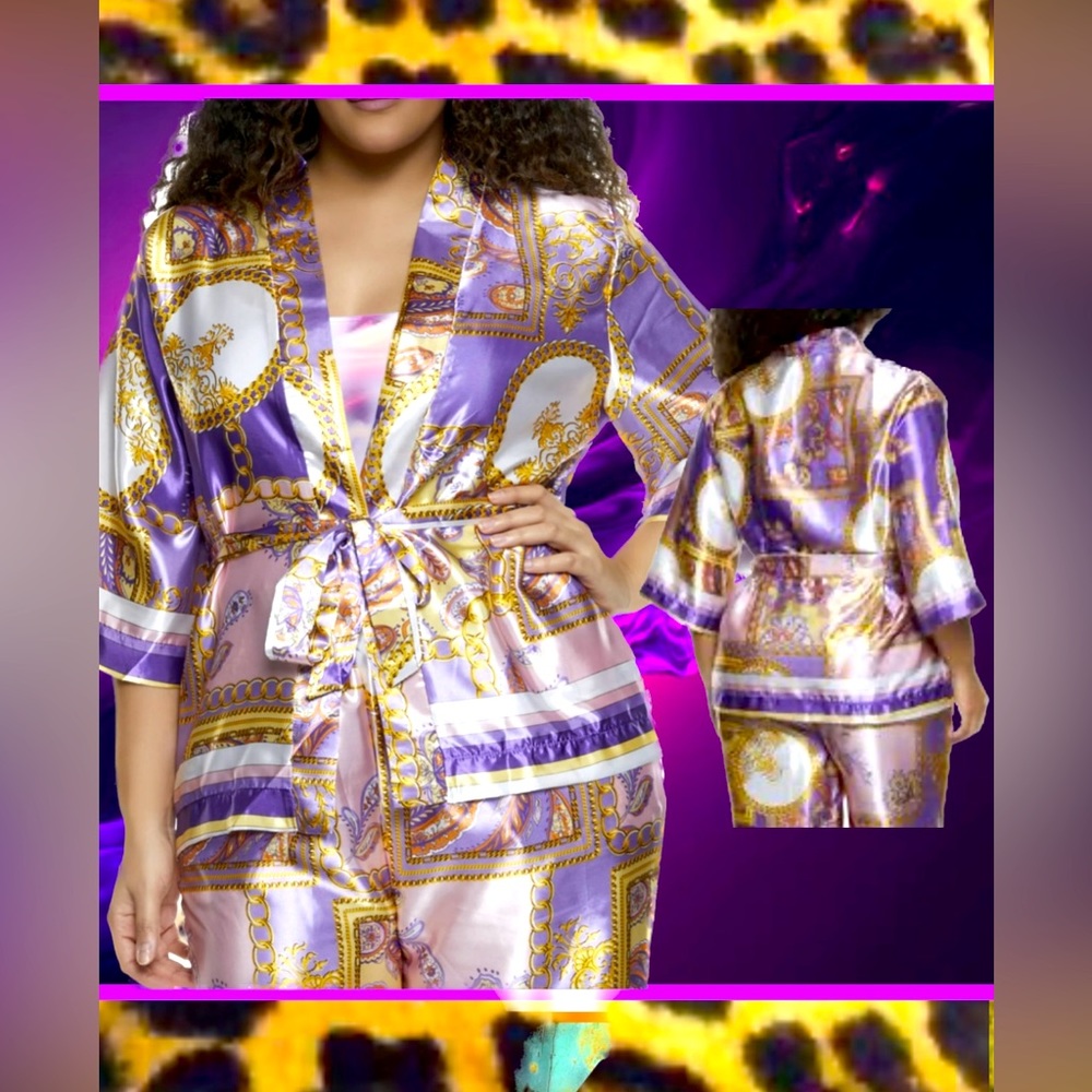 Gorgeous Lilac Printed Satin Kimono upper thigh length Jacket. 💜💜💜